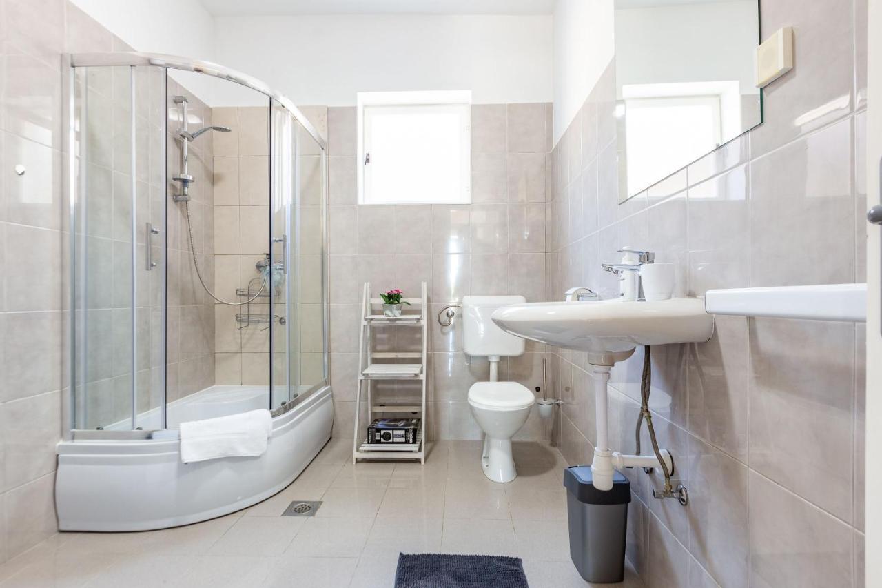 Sjor 2 Bdr Apartment W Grill Zadar Bagian luar foto