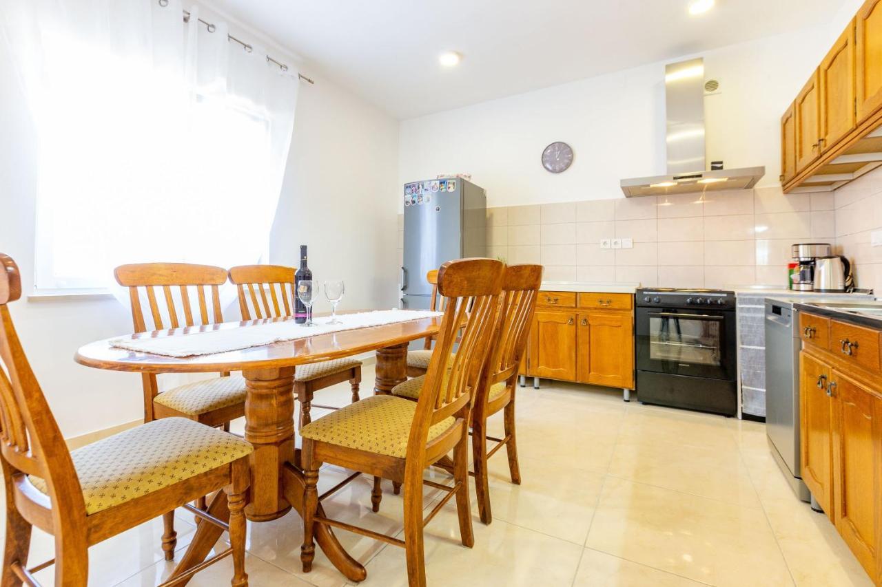 Sjor 2 Bdr Apartment W Grill Zadar Bagian luar foto